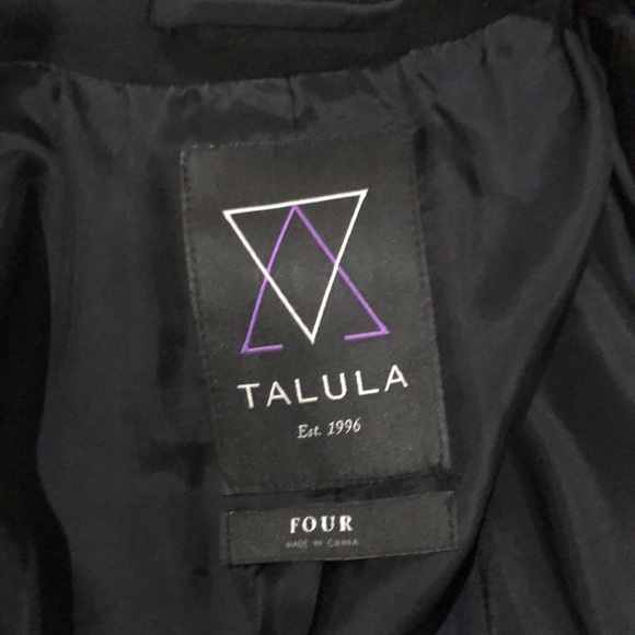 Aritzia Talula Blazer Size 4 - Picture 3 of 4